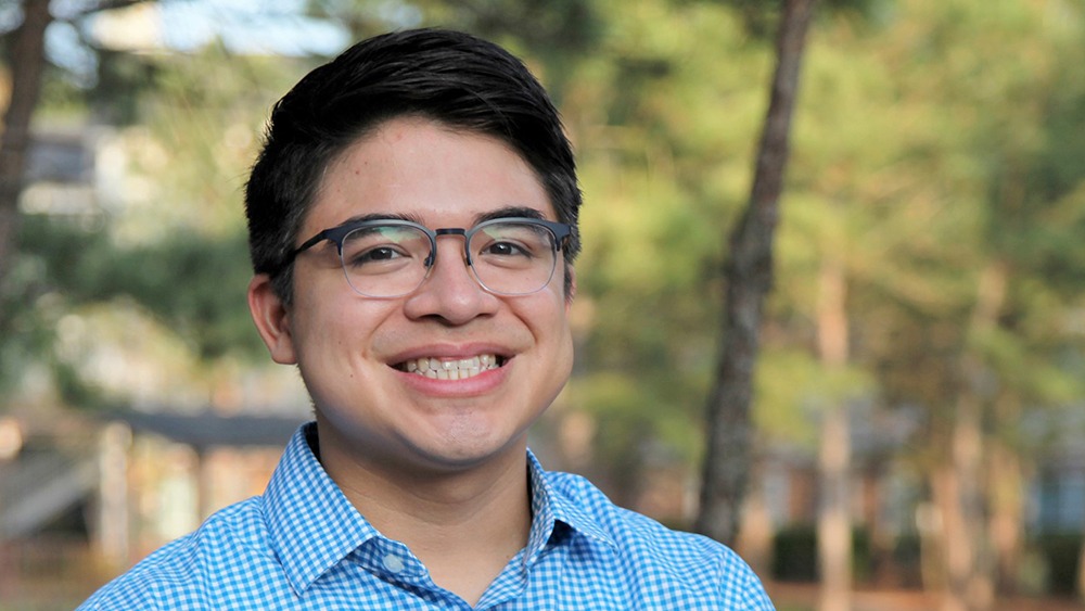 Headshot of Raul Tenorio