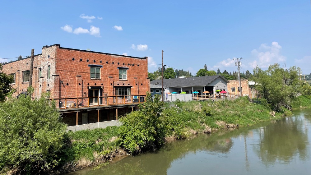 Photo of brick building near water in Palouse, Washington