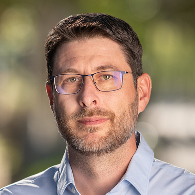 Matt Veenstra headshot