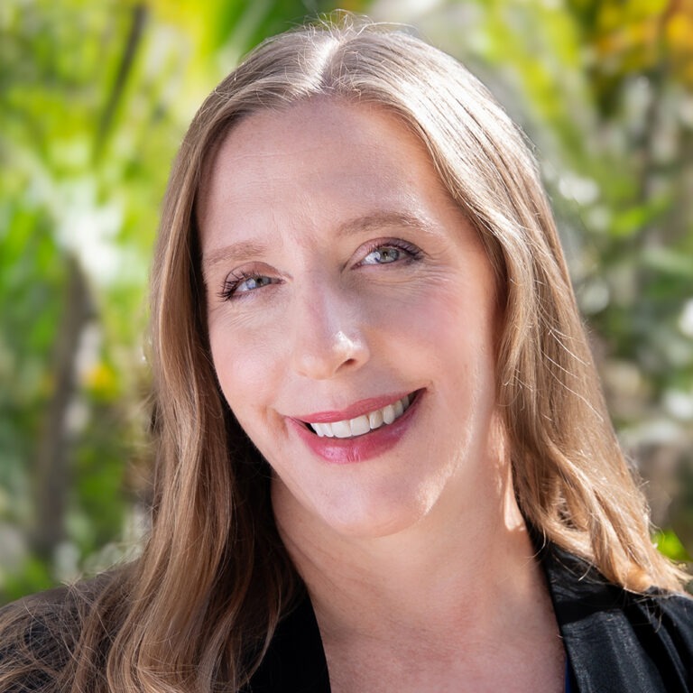 Melissa May headshot