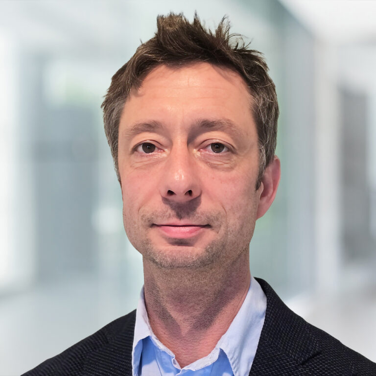 Simon Jantz headshot