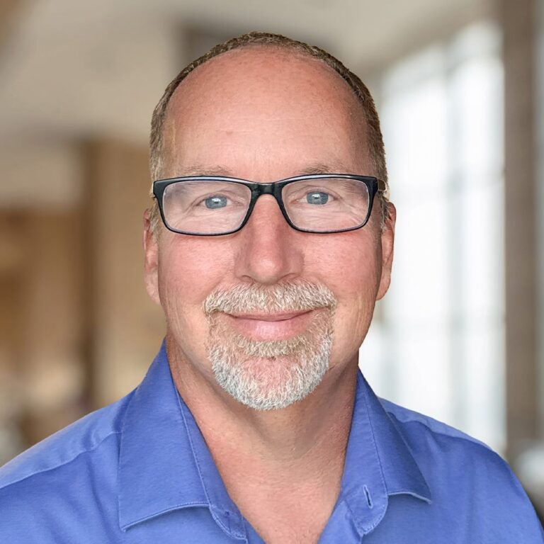 Kyle Turner headshot