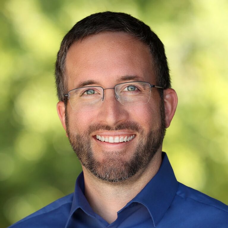 Sean DeNeale headshot