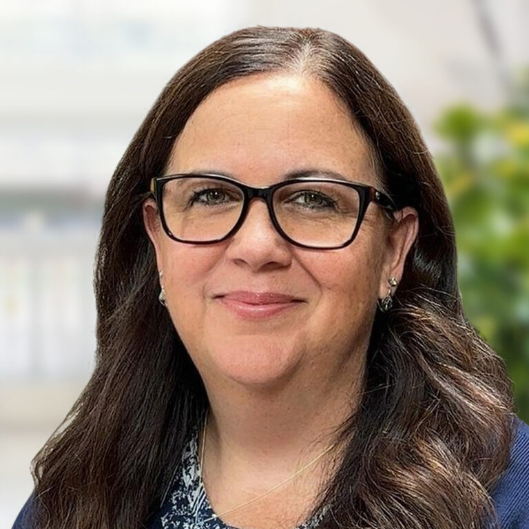 Julie Kurz headshot